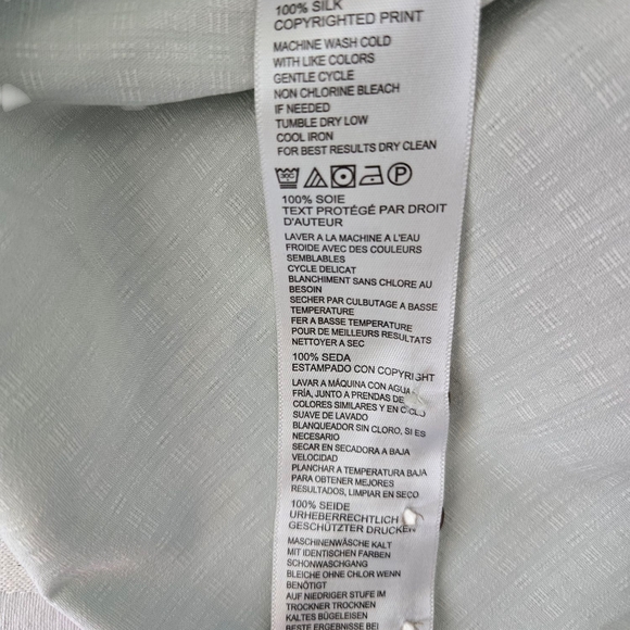 Tommy Bahama Men's Garden Of Hope & Courage Silk Hawaiian Shirt - Picture 8 of 11